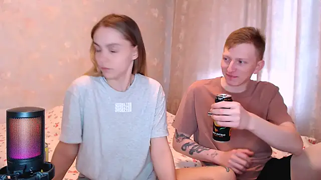 juliaanddima online show from 06/17/26, 07:41