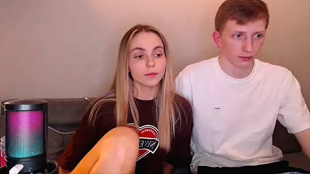 juliaanddima online show from 12/04/25, 10:31