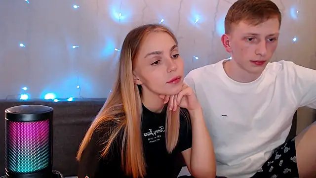 juliaanddima online show from 09/14/25, 10:54