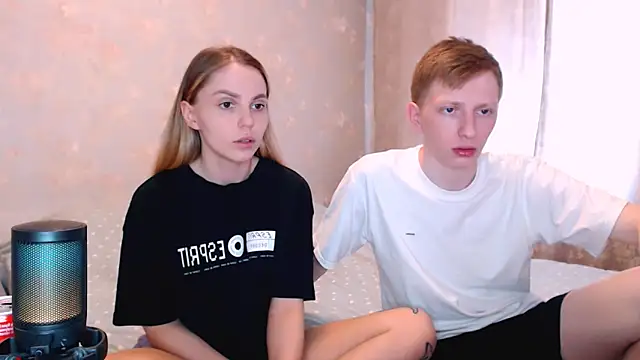 juliaanddima online show from 05/19/26, 08:10