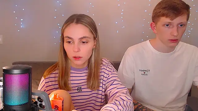 juliaanddima online show from 03/21/25, 08:50