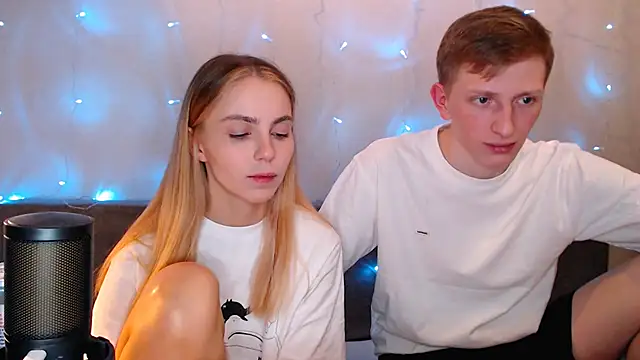 juliaanddima online show from 10/04/25, 09:38