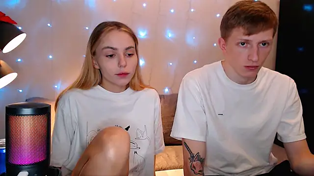juliaanddima online show from 10/14/25, 09:47