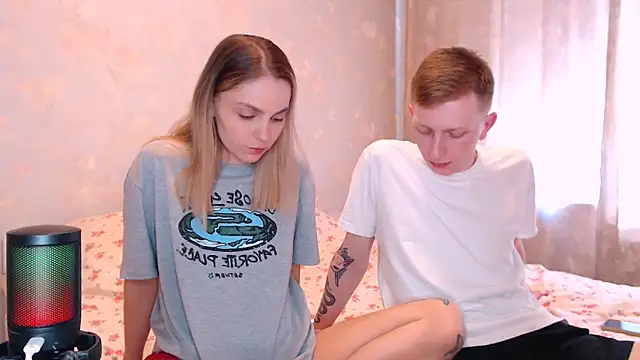 juliaanddima online show from 04/21/26, 07:59