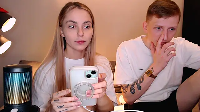 juliaanddima online show from 10/31/25, 07:05