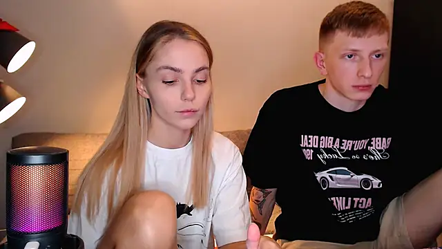 juliaanddima online show from 10/24/25, 10:31