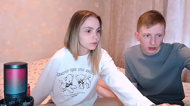 juliaanddima online show from 06/18/26, 07:07