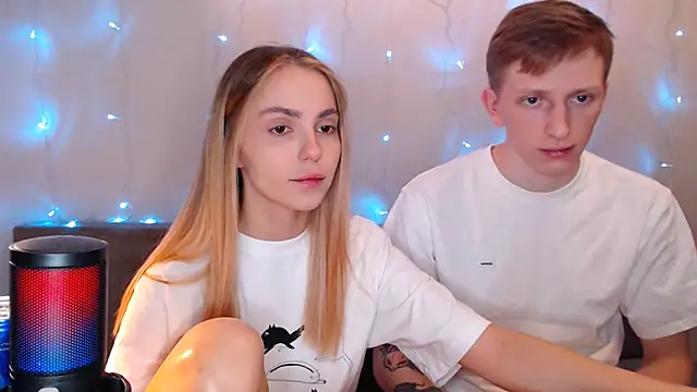 juliaanddima online show from 10/03/25, 10:00