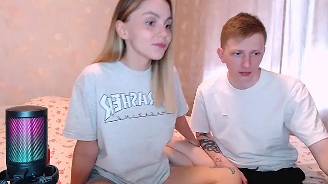 juliaanddima online show from 06/24/26, 07:18