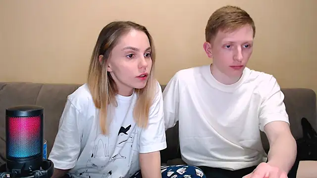juliaanddima online show from 05/10/26, 10:22