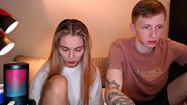 juliaanddima online show from 11/09/25, 10:25