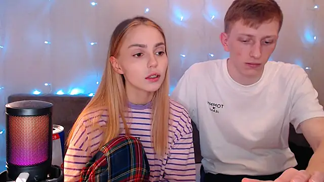 juliaanddima online show from 09/18/25, 08:34