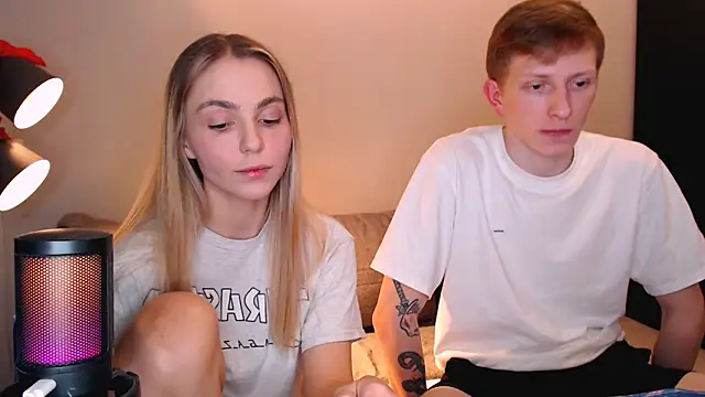 juliaanddima online show from 12/16/25, 09:30