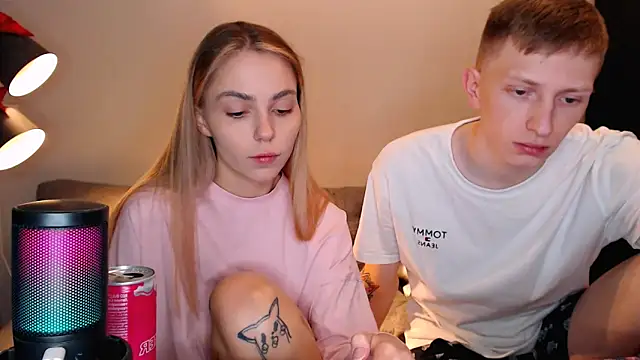 juliaanddima online show from 10/20/25, 11:16