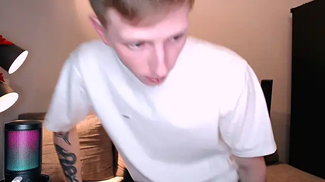 juliaanddima online show from 12/01/25, 09:15