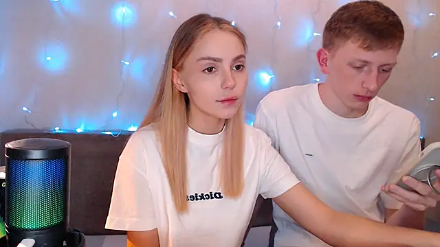 juliaanddima online show from 09/20/25, 10:04