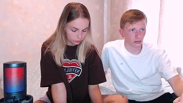 juliaanddima online show from 07/17/26, 07:38