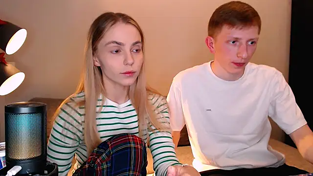 juliaanddima online show from 11/22/25, 09:46