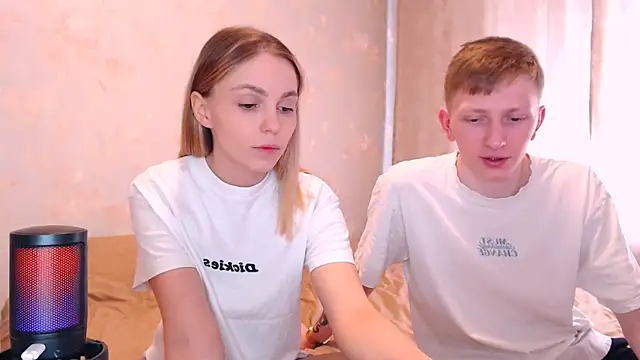 juliaanddima online show from 03/18/26, 07:22