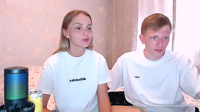 juliaanddima online show from 07/13/26, 08:02