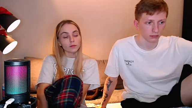 juliaanddima online show from 11/27/25, 08:59