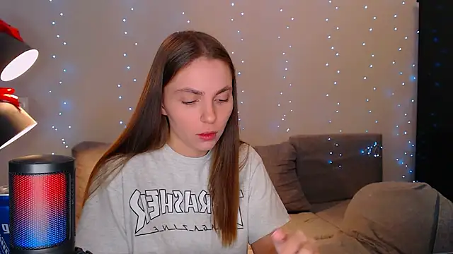 juliaanddima online show from 02/17/25, 09:32
