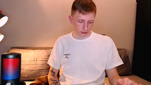 juliaanddima online show from 10/28/25, 10:31