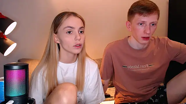 juliaanddima online show from 11/20/25, 08:26