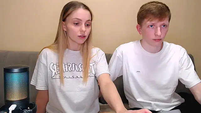 juliaanddima online show from 02/25/26, 11:15