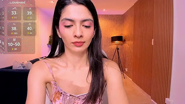 Snapshot of miiaa_evans chatting on 10/03/25, 11:12 miiaa evans online show from 10/03/25, 11:12