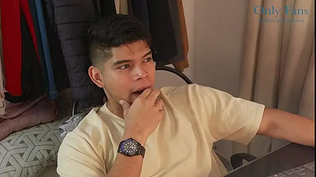 Snapshot of David_capizzi_ chatting on 12/08/24, 05:11 David capizzi online show from 12/08/24, 05:11