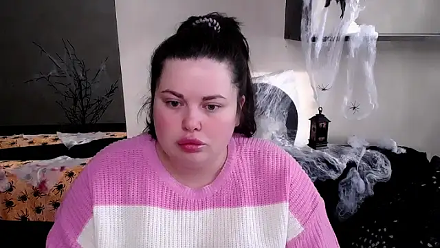 Emily Mo online show from 10/30/25, 06:23