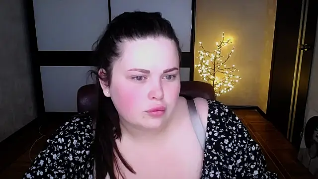 Snapshot of Emily_Mo chatting on 07/19/26, 05:38 Emily Mo online show from 07/19/26, 05:38