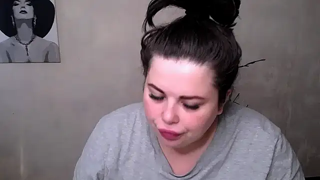 Emily Mo online show from 09/16/25, 05:41