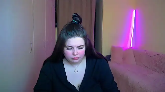 Emily Mo online show from 03/09/25, 09:24