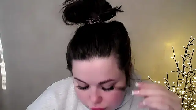 Emily Mo online show from 11/25/25, 06:58