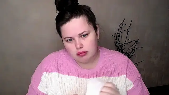 Emily Mo online show from 11/15/25, 05:44