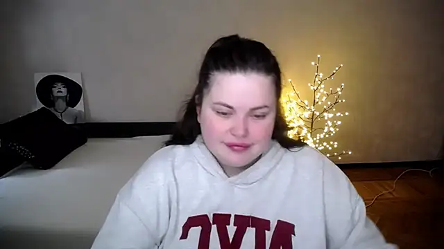 Emily Mo online show from 04/18/26, 05:43