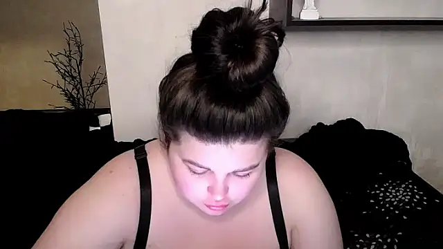 Emily Mo online show from 11/12/25, 06:50