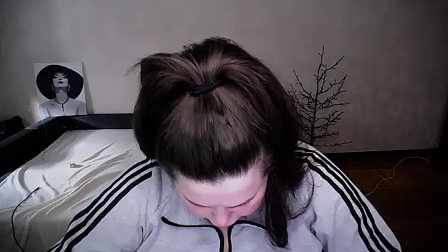 Emily Mo online show from 04/23/26, 05:58