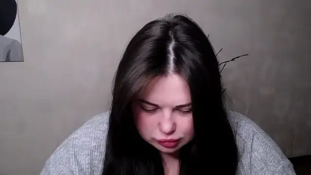 Emily Mo online show from 10/01/25, 05:45