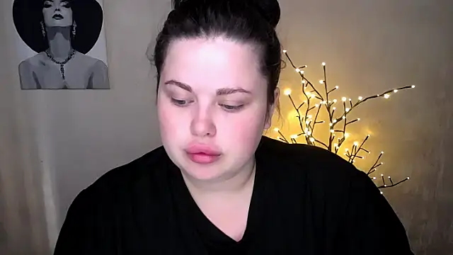 Emily Mo online show from 09/11/25, 05:29