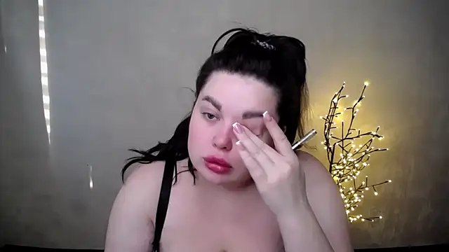 Emily Mo online show from 11/14/25, 06:39