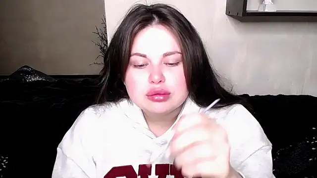 Emily Mo online show from 10/24/25, 08:13