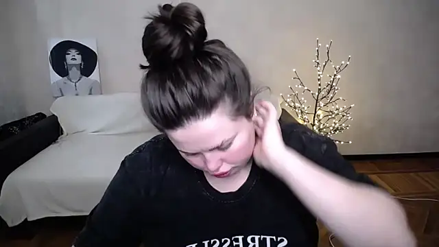 Emily Mo online show from 05/20/26, 07:49