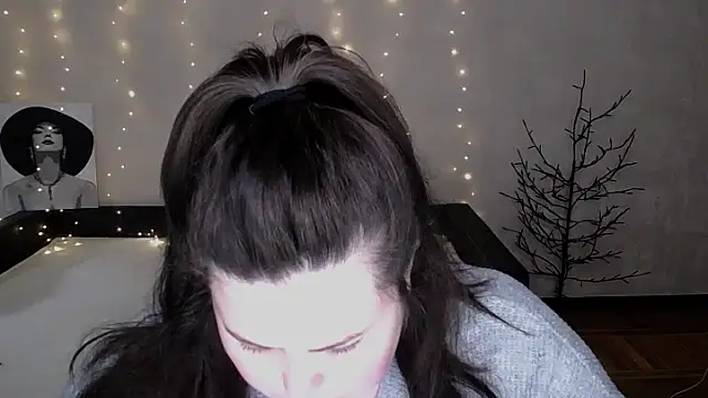 Emily Mo online show from 04/24/26, 06:15