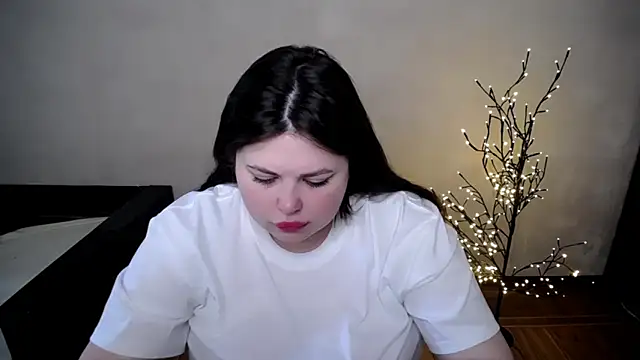 Emily Mo online show from 05/08/26, 05:44