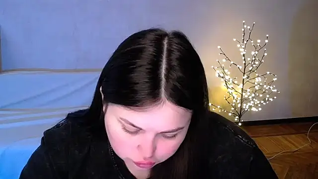 Emily Mo online show from 06/05/26, 06:52