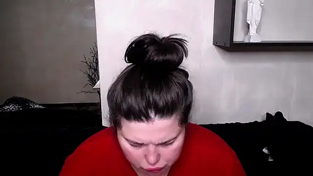 Emily Mo online show from 10/14/25, 05:30