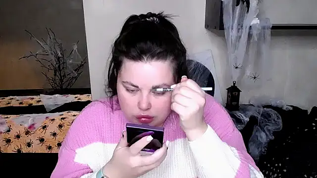 Emily Mo online show from 10/31/25, 06:32